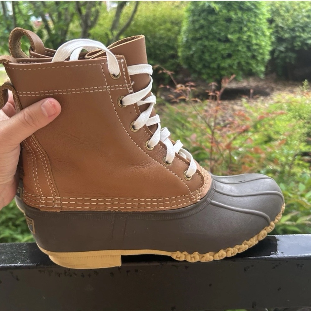 L.L Bean Unisex Duck Boots men size 7 women size 9
